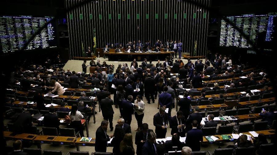 Congresso e centrais veem fragilidades para trabalhador em MP mesmo após recuo de Bolsonaro